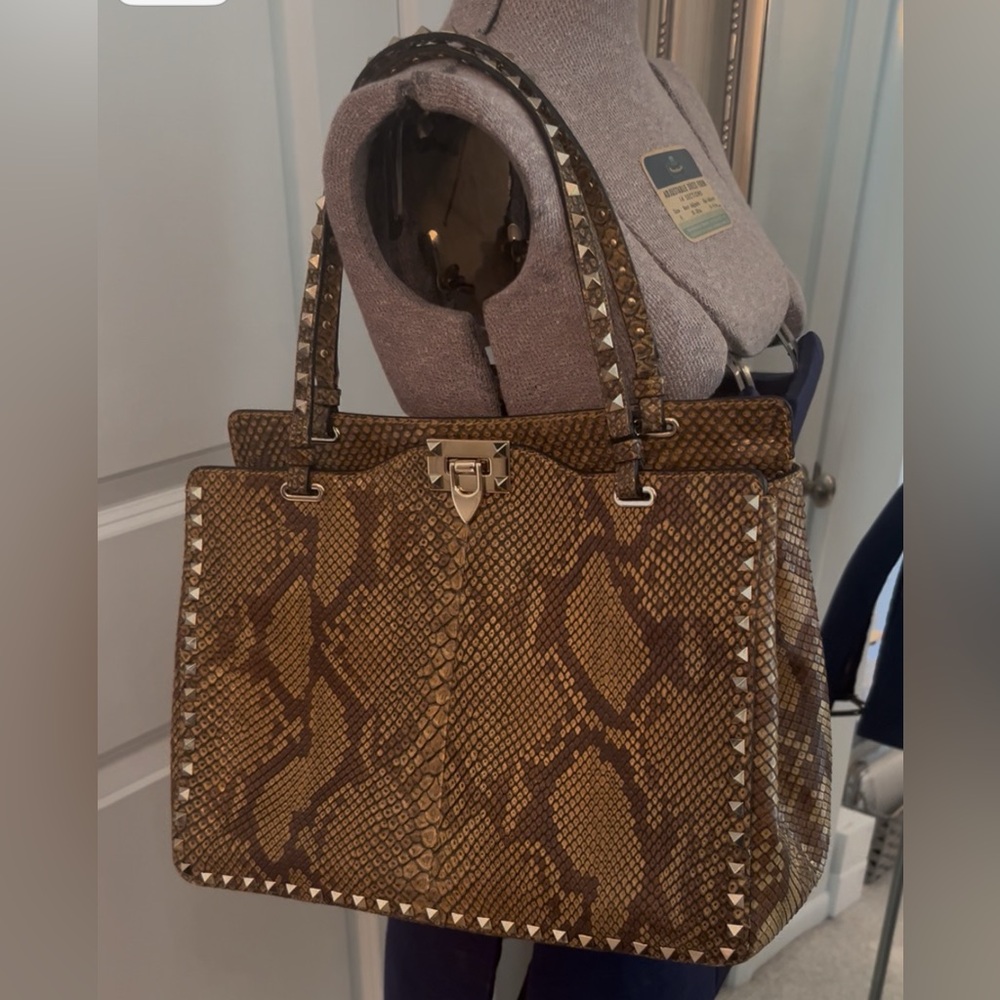 Valentino Garavani Rockstud Reptile Bag – New with Tags - Picture 6 of 17
